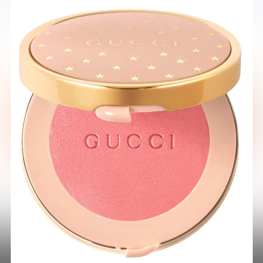 Gucci
Luminous Matte Beauty Blush.     Color:03 Radiant Pink -neutral pink